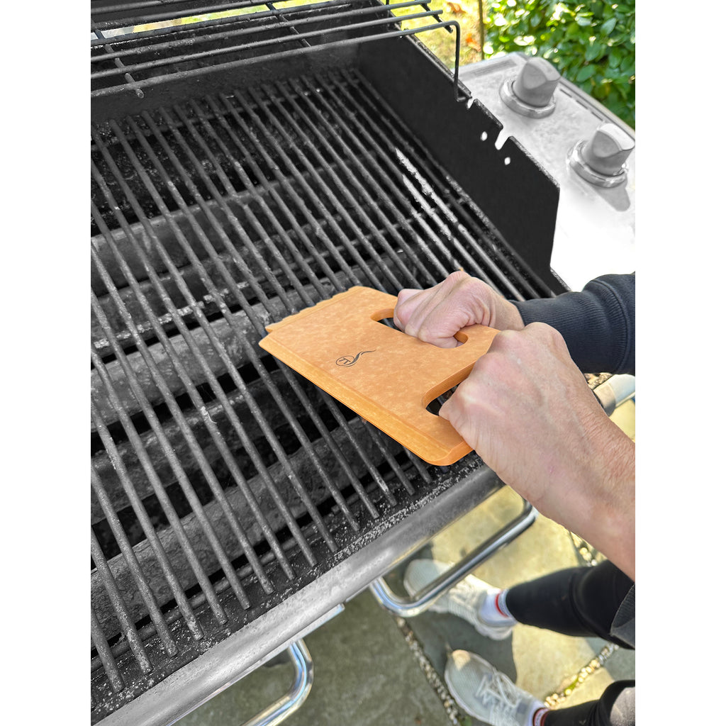 Outset Verde Grill Grate Scraper With Grooves and Wedge