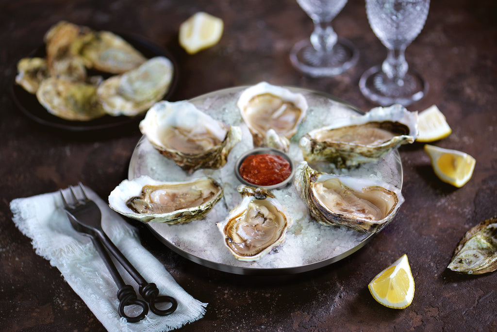 Outset Oyster Tray, 6 Slots and Condiment Cup